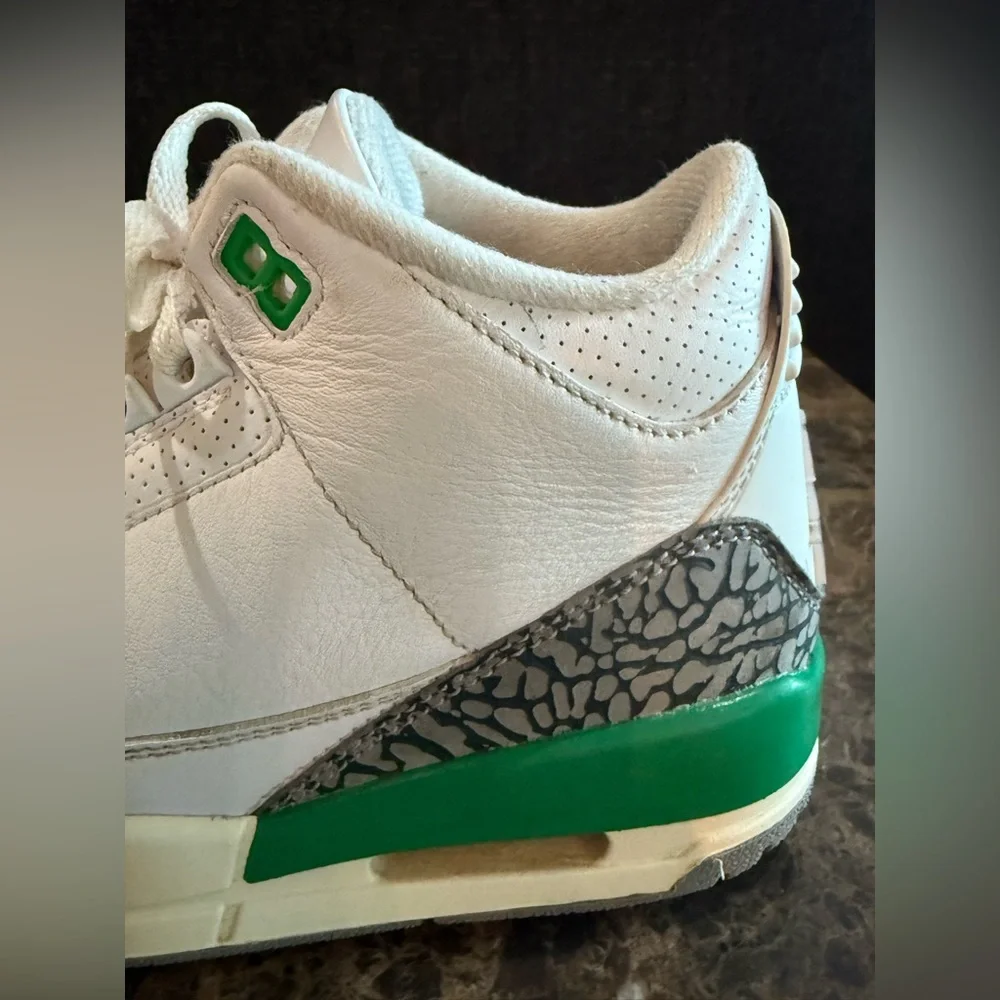 Nike. Wmns Air Jordan 3 Retro 'Lucky Green'. Size 7.